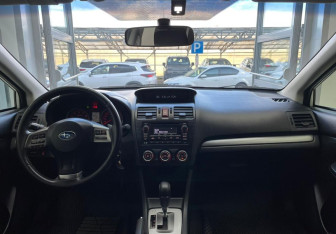 Подержанный автомобиль Subaru XV 2014 года (11 фото)