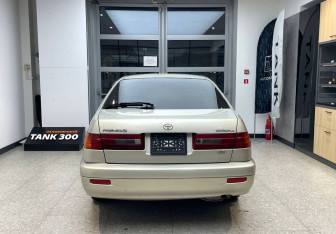 Подержанный автомобиль Toyota Corona Sedan 1999 года (5 фото)