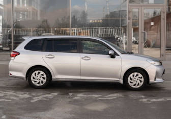 Подержанный автомобиль Toyota Corolla Wagon 2017 года (4 фото)