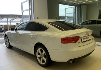 Подержанный автомобиль Audi A5 Liftback 2015 года (6 фото)