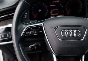 Подержанный автомобиль Audi A6 Sedan 2019 года (12 фото)