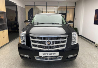 Подержанный автомобиль Cadillac Escalade Suv 2012 года (3 фото)