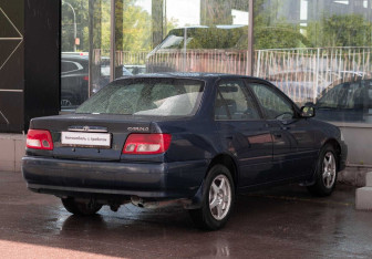 Подержанный автомобиль Toyota Carina Sedan 1999 года (5 фото)