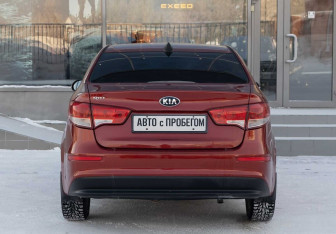 Подержанный автомобиль Kia Rio Sedan 2017 года (6 фото)