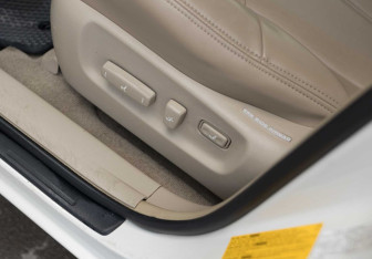 Подержанный автомобиль Lexus RX 2000 года (18 фото)