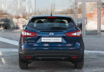 Подержанный автомобиль Nissan Qashqai 2015 года (6 фото)