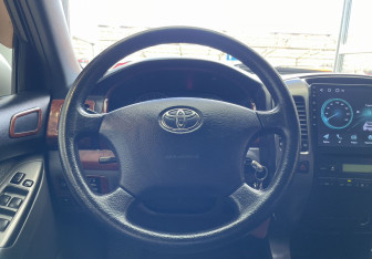 Подержанный автомобиль Toyota Land Cruiser Prado 2008 года (11 фото)