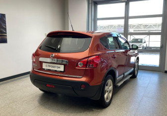 Подержанный автомобиль Nissan Qashqai 2007 года (5 фото)