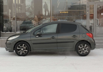 Подержанный автомобиль Peugeot 207 Hatchback 2007 года (8 фото)