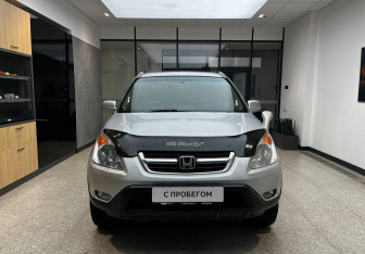 Подержанный автомобиль Honda CR-V 2002 года (3 фото)