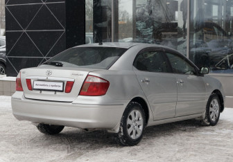 Подержанный автомобиль Toyota Premio 2003 года (5 фото)