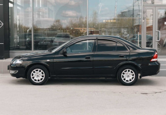 Подержанный автомобиль Nissan Almera Classic 2011 года (8 фото)