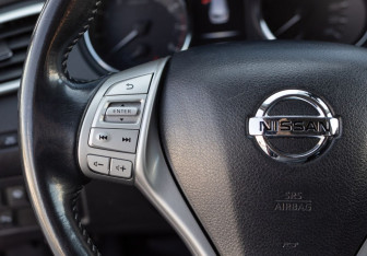 Подержанный автомобиль Nissan Qashqai 2015 года (12 фото)