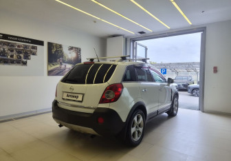 Подержанный автомобиль Opel Antara 2010 года (4 фото)