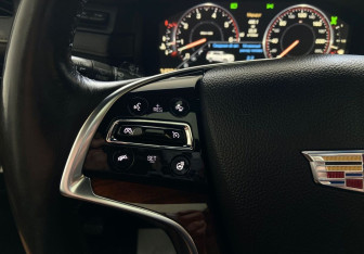 Подержанный автомобиль Cadillac Escalade Suv 2015 года (11 фото)