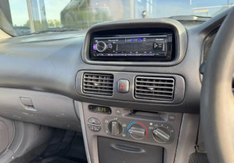 Подержанный автомобиль Toyota Sprinter Sedan 1998 года (3 фото)