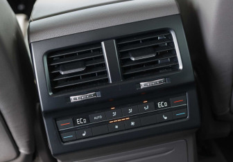 Подержанный автомобиль Volkswagen Touareg 2021 года (18 фото)