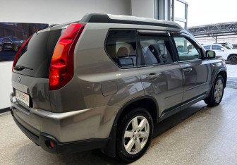 Подержанный автомобиль Nissan X-Trail 2010 года (4 фото)
