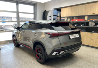 Подержанный автомобиль Omoda C5 2023 года (7 фото)