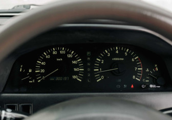 Подержанный автомобиль Toyota Carina Sedan 2001 года (12 фото)