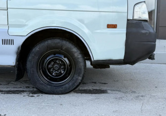 Подержанный автомобиль Nissan Vanette 2001 года (9 фото)