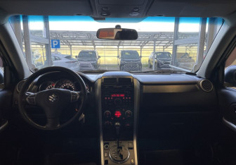 Подержанный автомобиль Suzuki Grand Vitara 2008 года (9 фото)