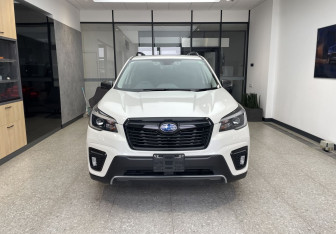 Подержанный автомобиль Subaru Forester Suv 2021 года (2 фото)