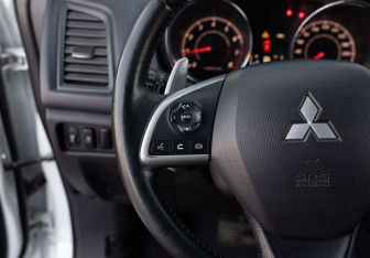 Подержанный автомобиль Mitsubishi ASX 2014 года (12 фото)