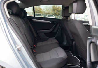 Подержанный автомобиль Volkswagen Passat Sedan 2012 года (20 фото)