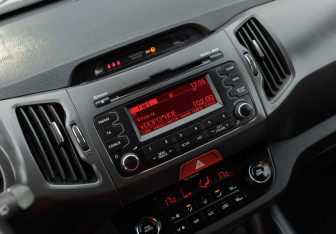 Подержанный автомобиль Kia Sportage 2011 года (14 фото)