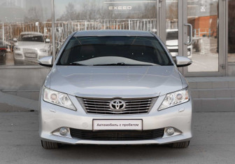 Подержанный автомобиль Toyota Camry Sedan 2012 года (2 фото)