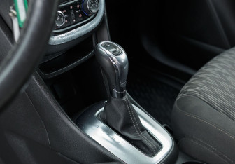 Подержанный автомобиль Opel Mokka 2014 года (16 фото)