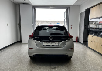 Подержанный автомобиль Nissan Leaf 2018 года (5 фото)