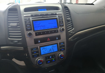 Подержанный автомобиль Hyundai Santa Fe 2012 года (12 фото)
