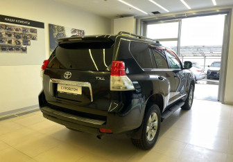 Подержанный автомобиль Toyota Land Cruiser Prado 2010 года (5 фото)