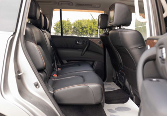 Подержанный автомобиль Nissan Patrol 2011 года (22 фото)