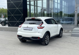 Подержанный автомобиль Nissan Juke 2016 года (3 фото)