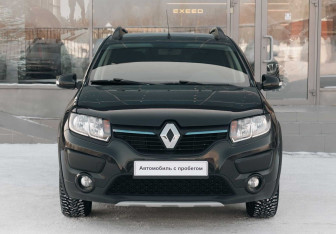 Подержанный автомобиль Renault Sandero 2016 года (2 фото)