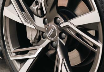 Подержанный автомобиль Audi A6 Sedan 2020 года (10 фото)