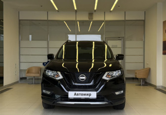Подержанный автомобиль Nissan X-Trail 2022 года (2 фото)