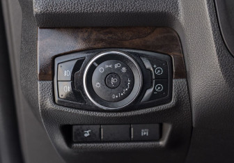 Подержанный автомобиль Ford Explorer 2012 года (19 фото)