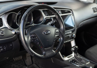 Подержанный автомобиль Kia Ceed Hatchback 2018 года (11 фото)