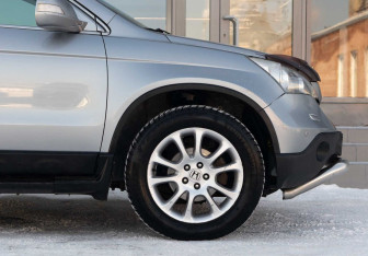 Подержанный автомобиль Honda CR-V 2007 года (9 фото)