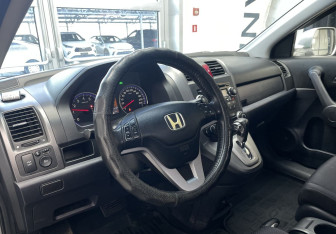 Подержанный автомобиль Honda CR-V 2008 года (9 фото)