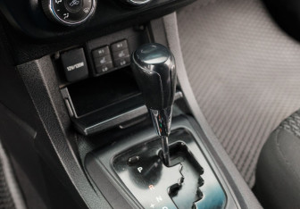 Подержанный автомобиль Toyota Corolla Sedan 2013 года (15 фото)