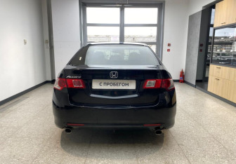 Подержанный автомобиль Honda Accord Sedan 2008 года (5 фото)