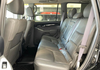 Подержанный автомобиль Toyota Land Cruiser Prado 2003 года (10 фото)