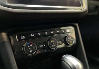 Подержанный автомобиль Volkswagen Tiguan 2020 года (15 фото)