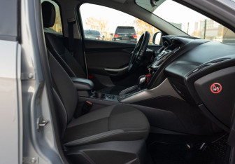 Подержанный автомобиль Ford Focus Sedan 2012 года (19 фото)