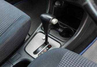 Подержанный автомобиль Honda HR-V 2003 года (13 фото)